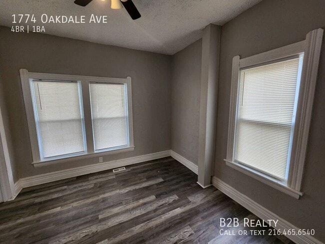 Building Photo - 1774 Oakdale Ave