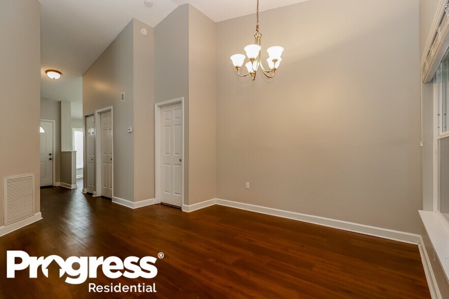 Building Photo - 5803 Taywood Dr