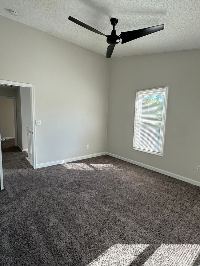 Building Photo - Yorkshire Downs Townhome