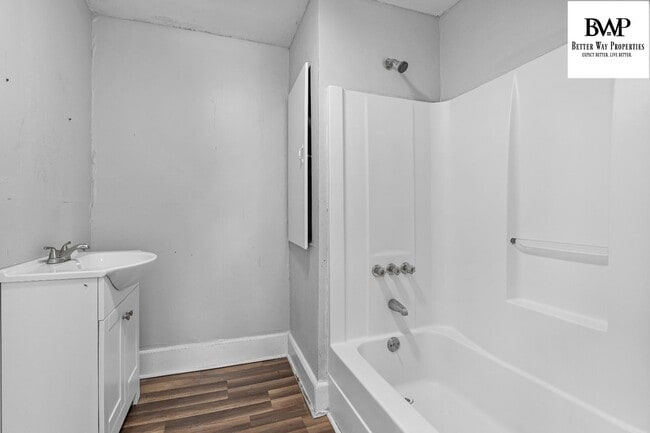 Building Photo - 1522 Columbia College Dr