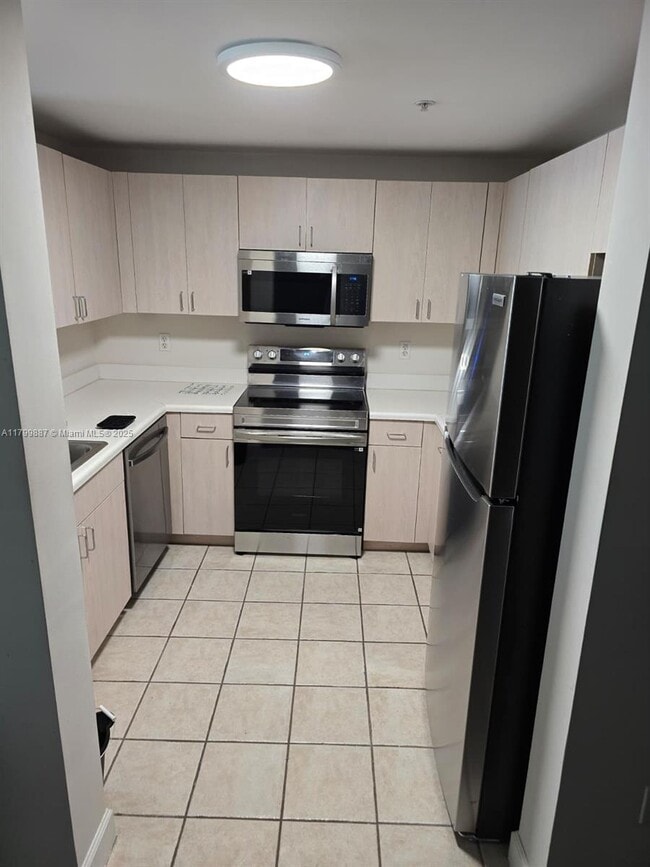 Building Photo - 50 Menores Ave