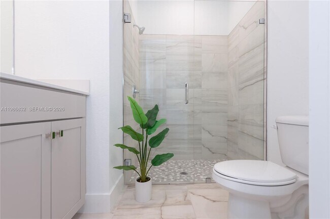 Building Photo - 230 SW 170th Ave