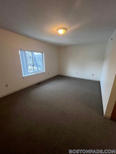 Building Photo - 152 N Beacon St