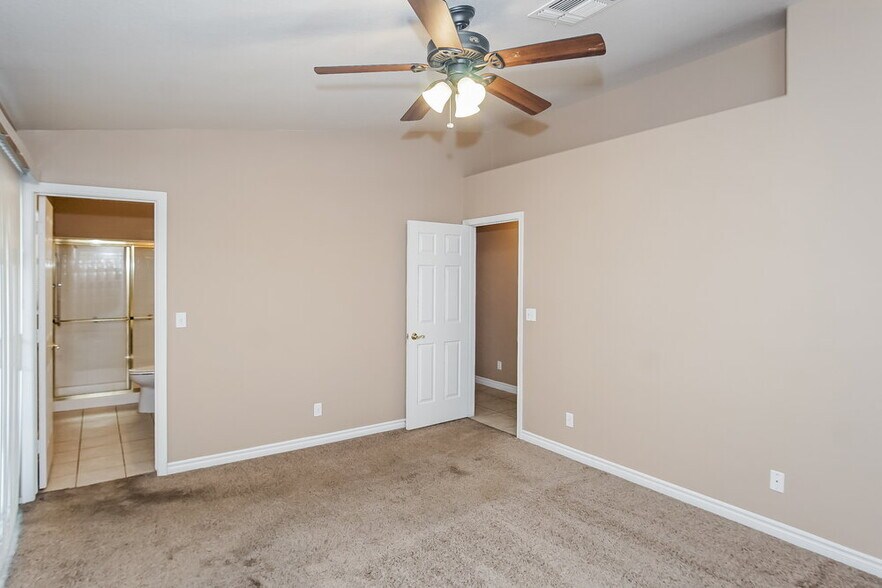 Building Photo - 7125 W Tropical Island Cir