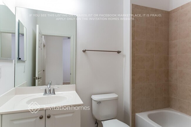 Building Photo - 251 Las Brisas Cir