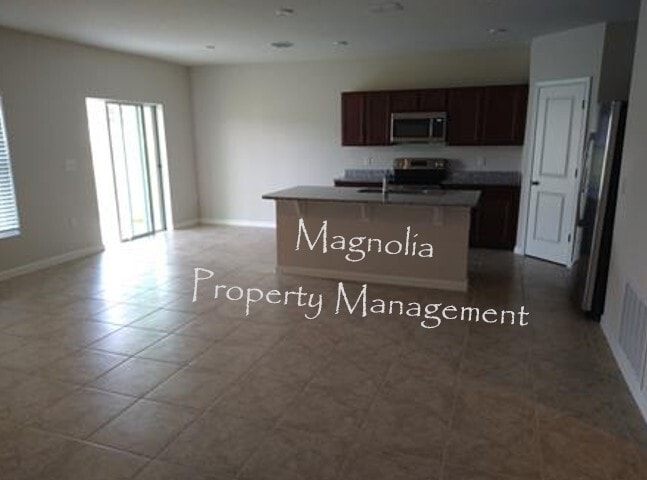 Building Photo - 1067 Kobuk St