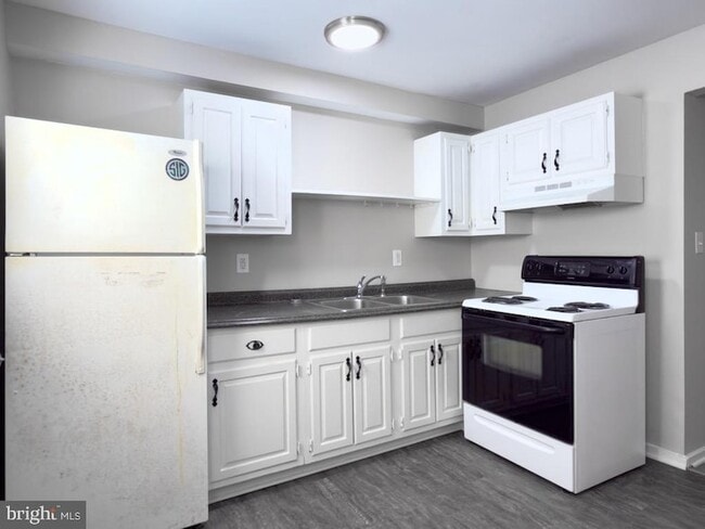 Building Photo - 31 Union St