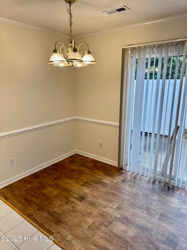 Building Photo - 3930 Sterling Pointe Dr