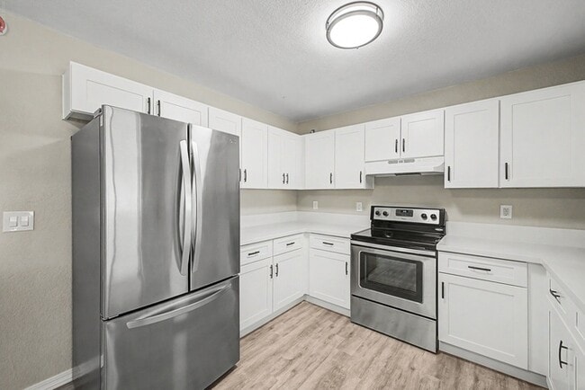 Building Photo - Single Family
