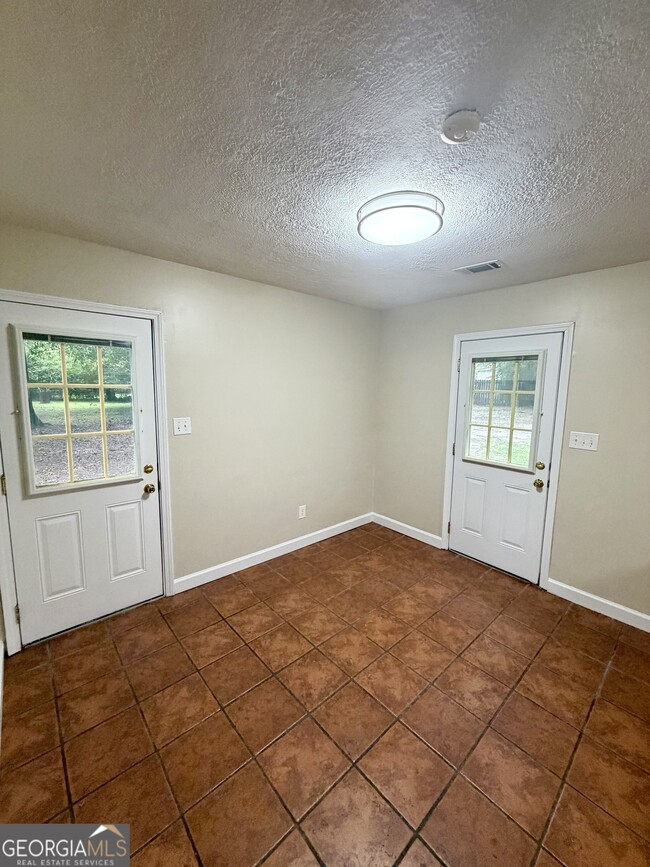 Building Photo - 513 Cherokee Ct