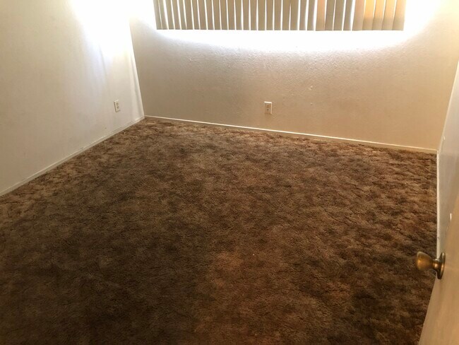 Building Photo - 2944 Peachtree Dr