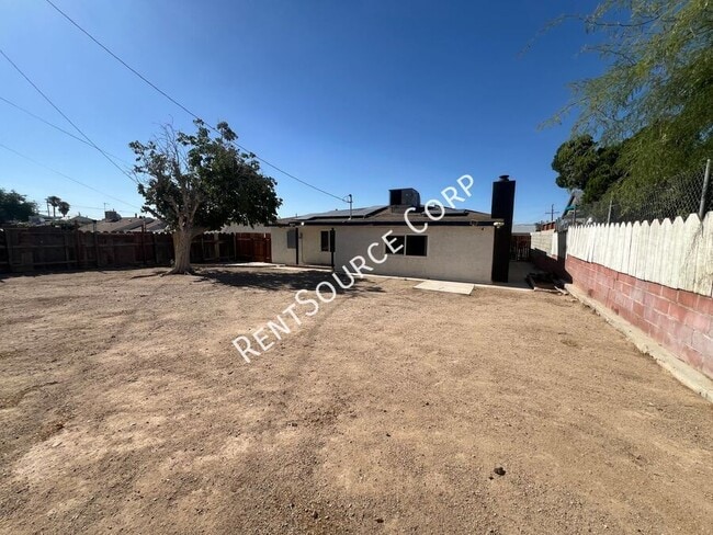 Building Photo - 222 E Virginia Way