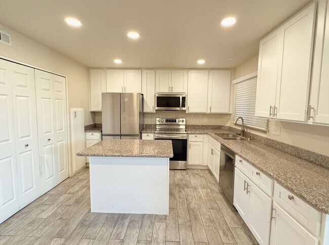 Building Photo - 6742 N 43rd Ave