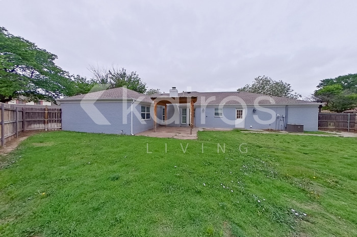 Building Photo - 10 Idlewood Ln