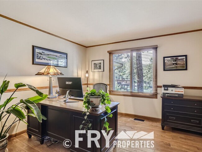 Building Photo - Luxury Rental in Beautiful Colorado Foothills