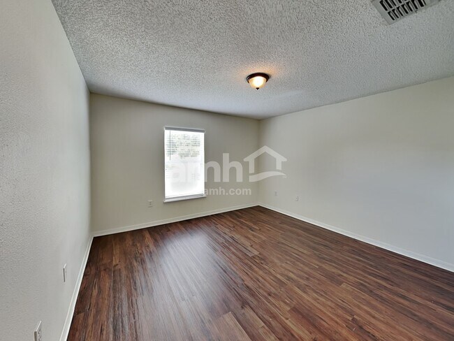 Building Photo - 5514 Ortega Park Blvd