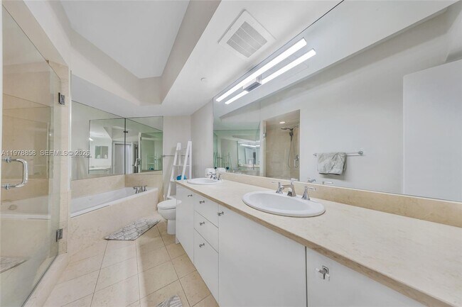 Building Photo - 20000 E Country Club Dr