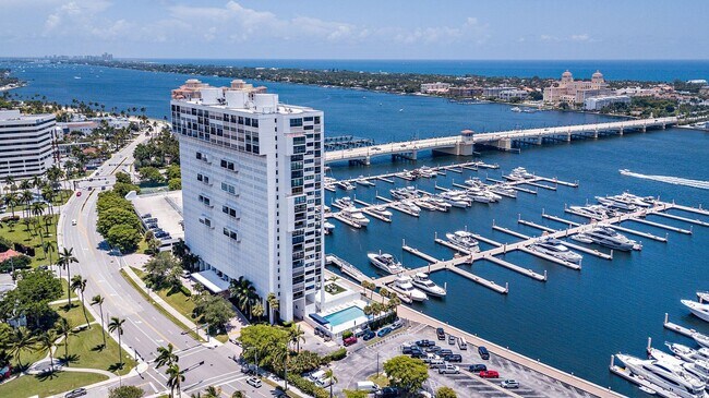 Building Photo - 400 N Flagler Dr