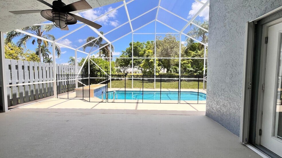 Building Photo - 1627 Oak Berry Cir