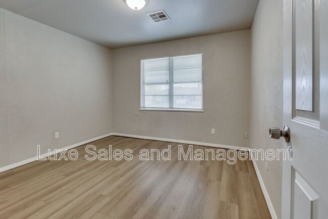 Building Photo - 1005 SW 63rd St