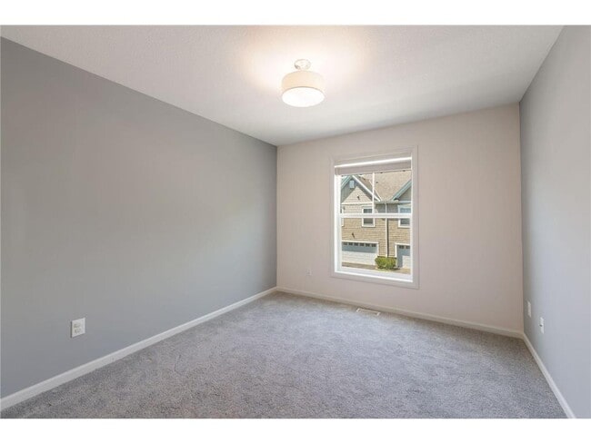 Building Photo - 10829 S Shore Dr