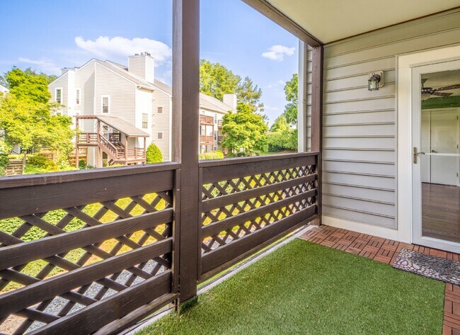 Building Photo - Updated two-bedroom, two-bathroom condo in...