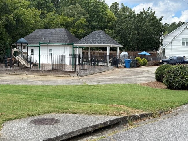 Building Photo - 6000 Carlow Ct SE