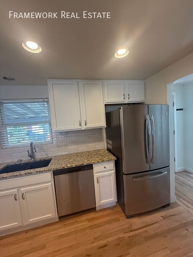 Building Photo - 2120 Irving St