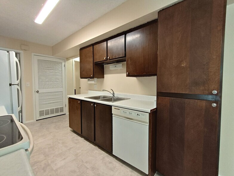 Building Photo - 4536 South 1900 West