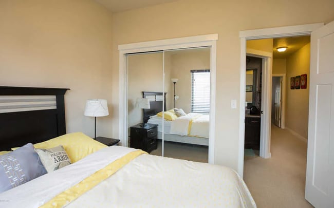 Building Photo - 3 Bed/2 Bathroom house in South Jordan