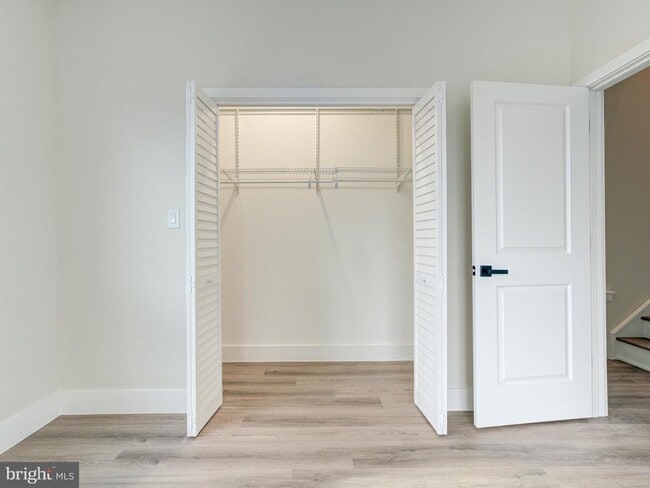 Building Photo - 632 Moyer St