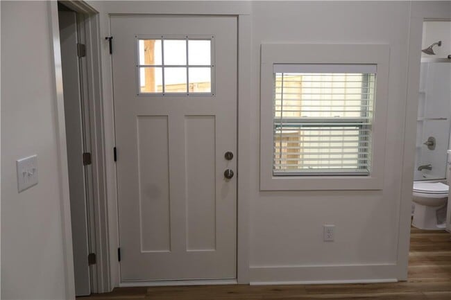 Building Photo - 5120 Railroad Ave