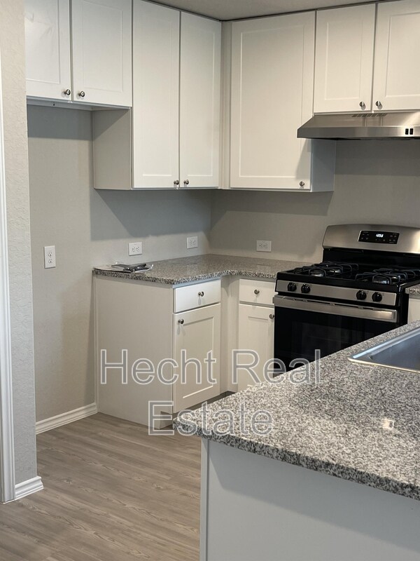 Building Photo - 10754 Prusiner Dr