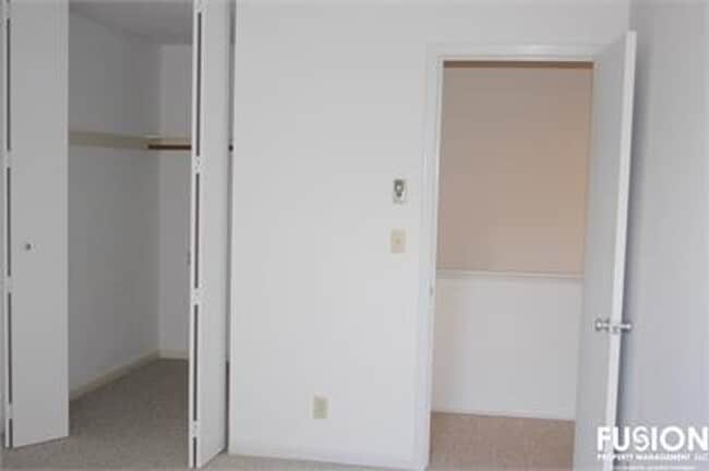 Building Photo - Bright 2-Bedroom Home Near Oakledge Park w/Pool!