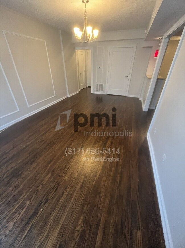 Building Photo - 1 W 28th St