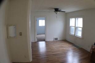Building Photo - 2116 Delence St