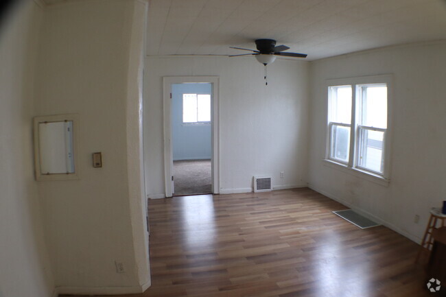 Building Photo - 2116 Delence St