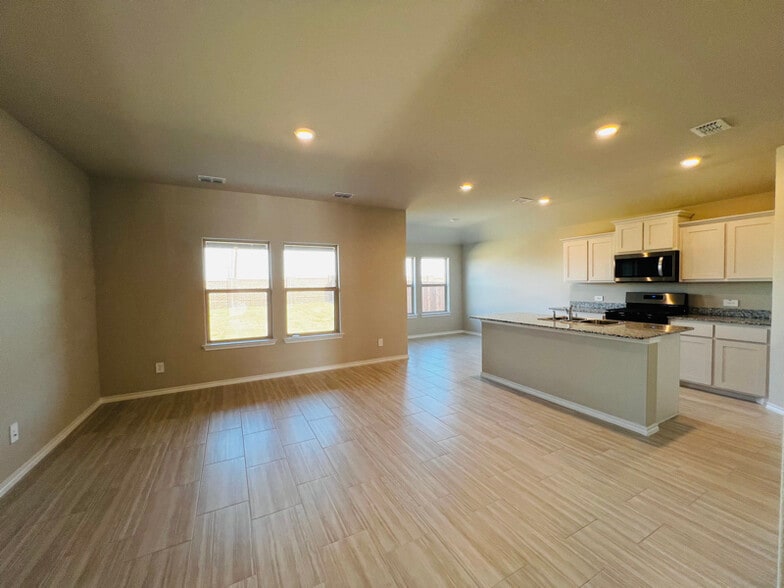 Building Photo - 628 Cofer Wy