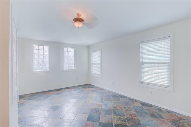 Building Photo - 6307 Kenwood Ave