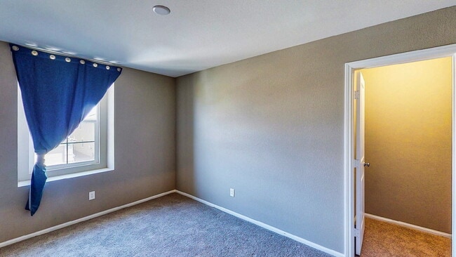 Building Photo - Beautiful 4-bedroom, 3-bath home with a loft & SPECIAL PROMO!!