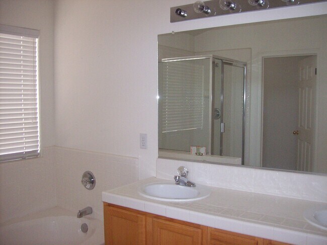 Building Photo - 8617 Beaver Dr