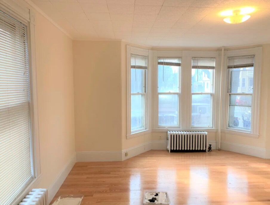 Building Photo - 381 Harvard St