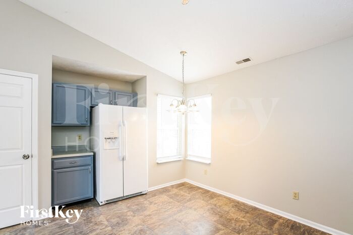 Building Photo - 10290 Stillwell Dr
