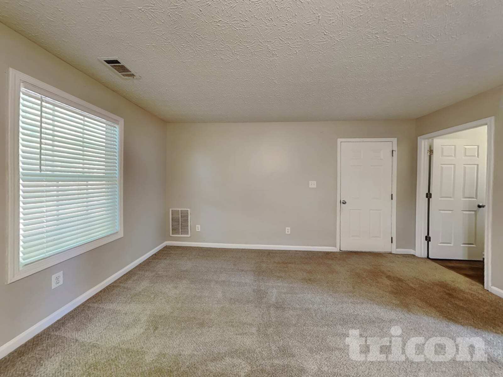 Building Photo - 205 Highgrove Dr