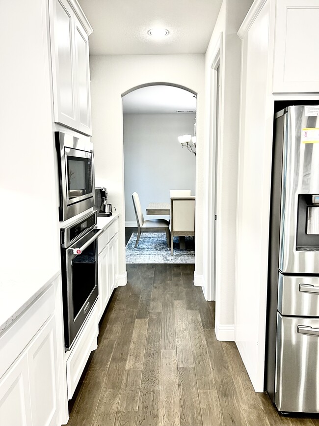 Building Photo - 980 Gentle Knoll Ln