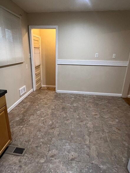 Building Photo - 13740 Pearson St