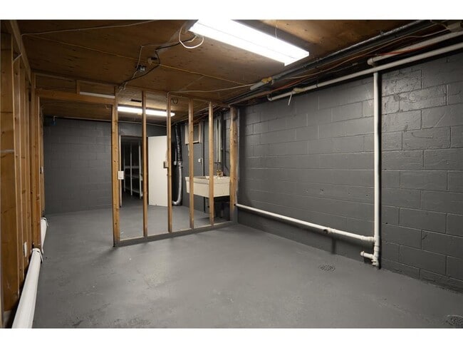 Building Photo - 19115 Homestead Cir