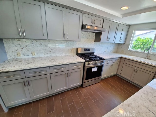 Building Photo - 588 W 17th St