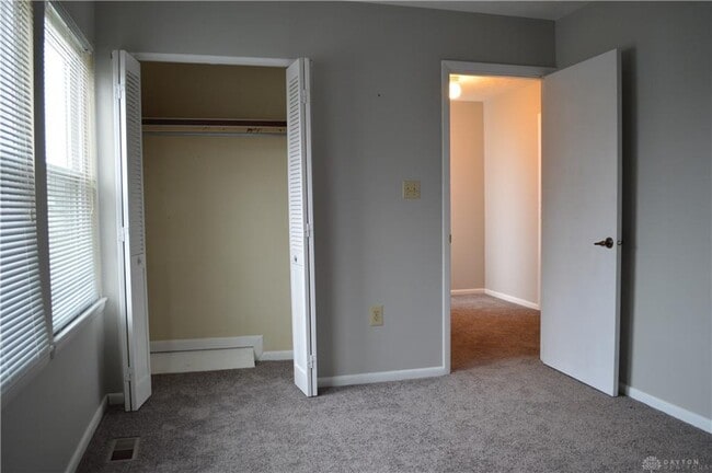 Building Photo - 1215 Robbins Run Ct