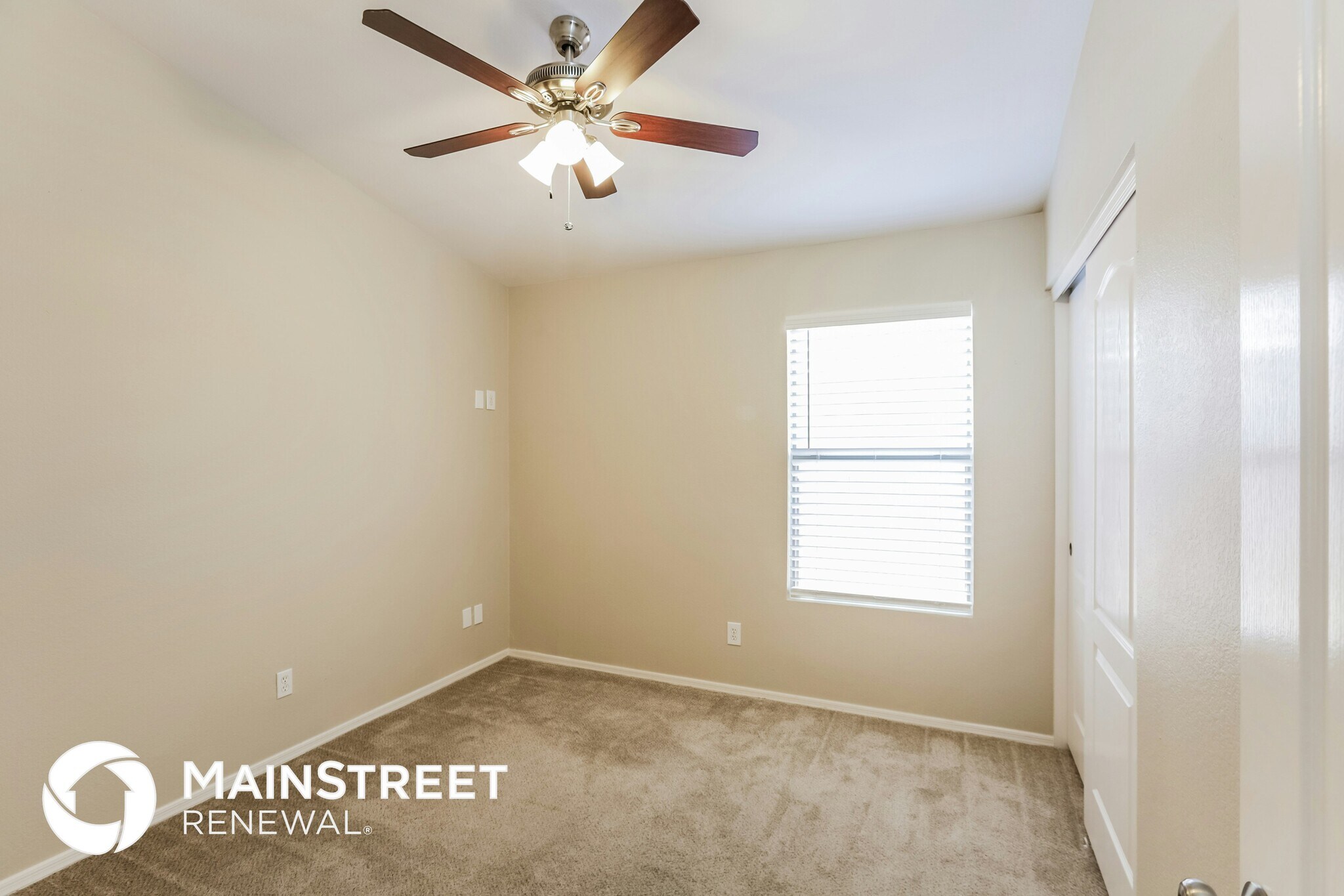Building Photo - 15341 W Lea Ln